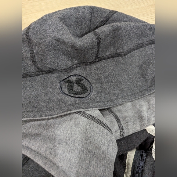 Lululemon sweater - Picture 4 of 4